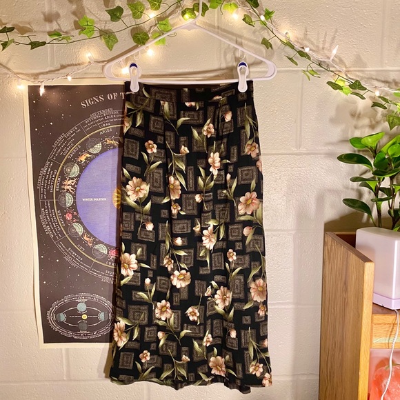 Vintage Patterned Midi Skirt - Picture 1 of 3